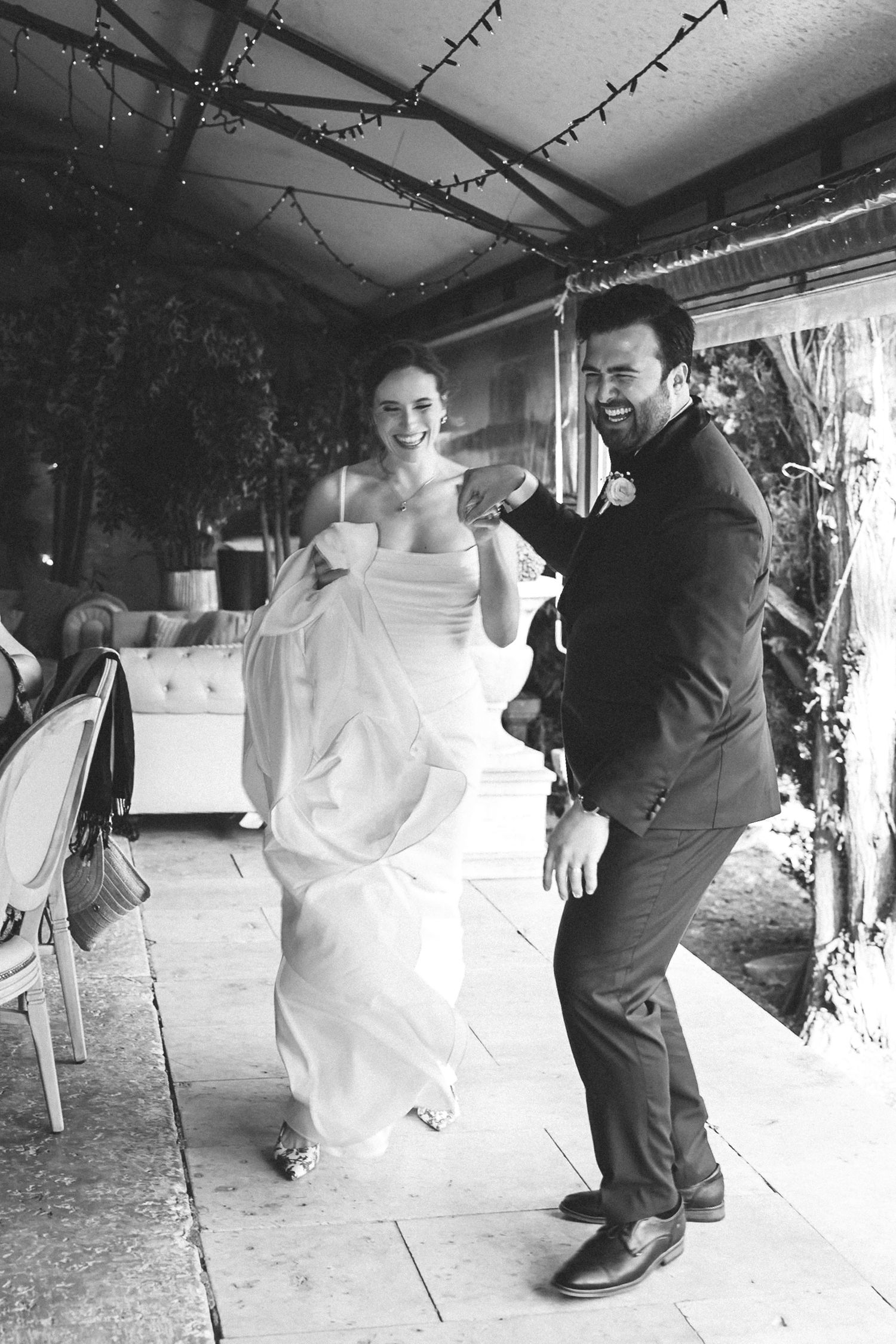 Joyful candid moments during Rachael and Aaron’s Quinta do Torneiro wedding in Lisbon, Portugal