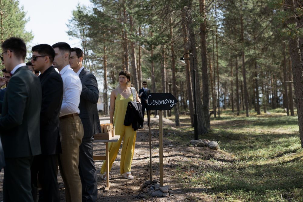 Documentary wedding photographer.