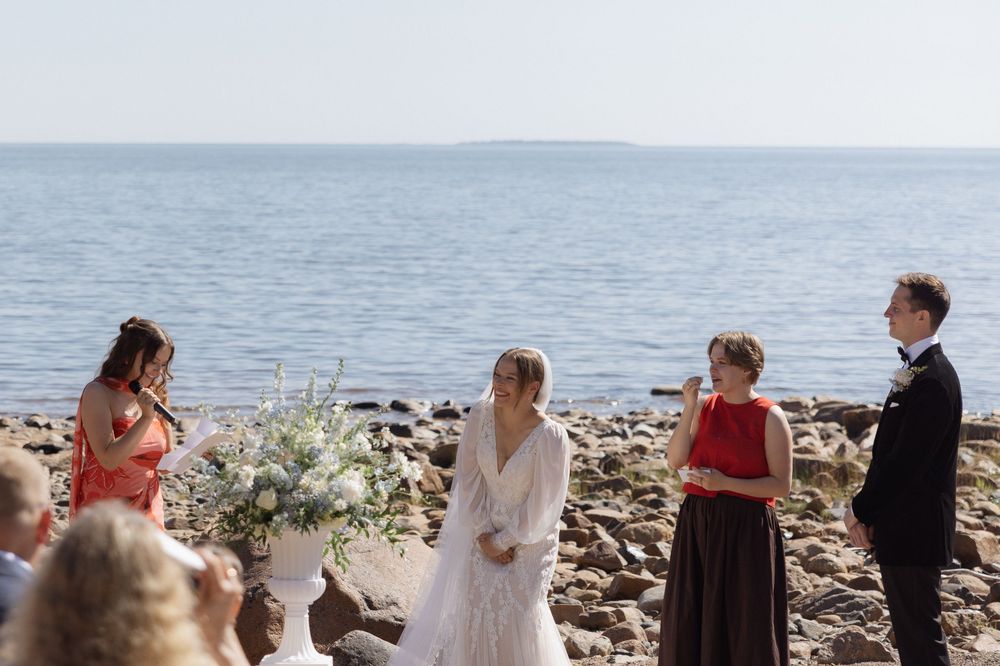 Documentary wedding photographer.