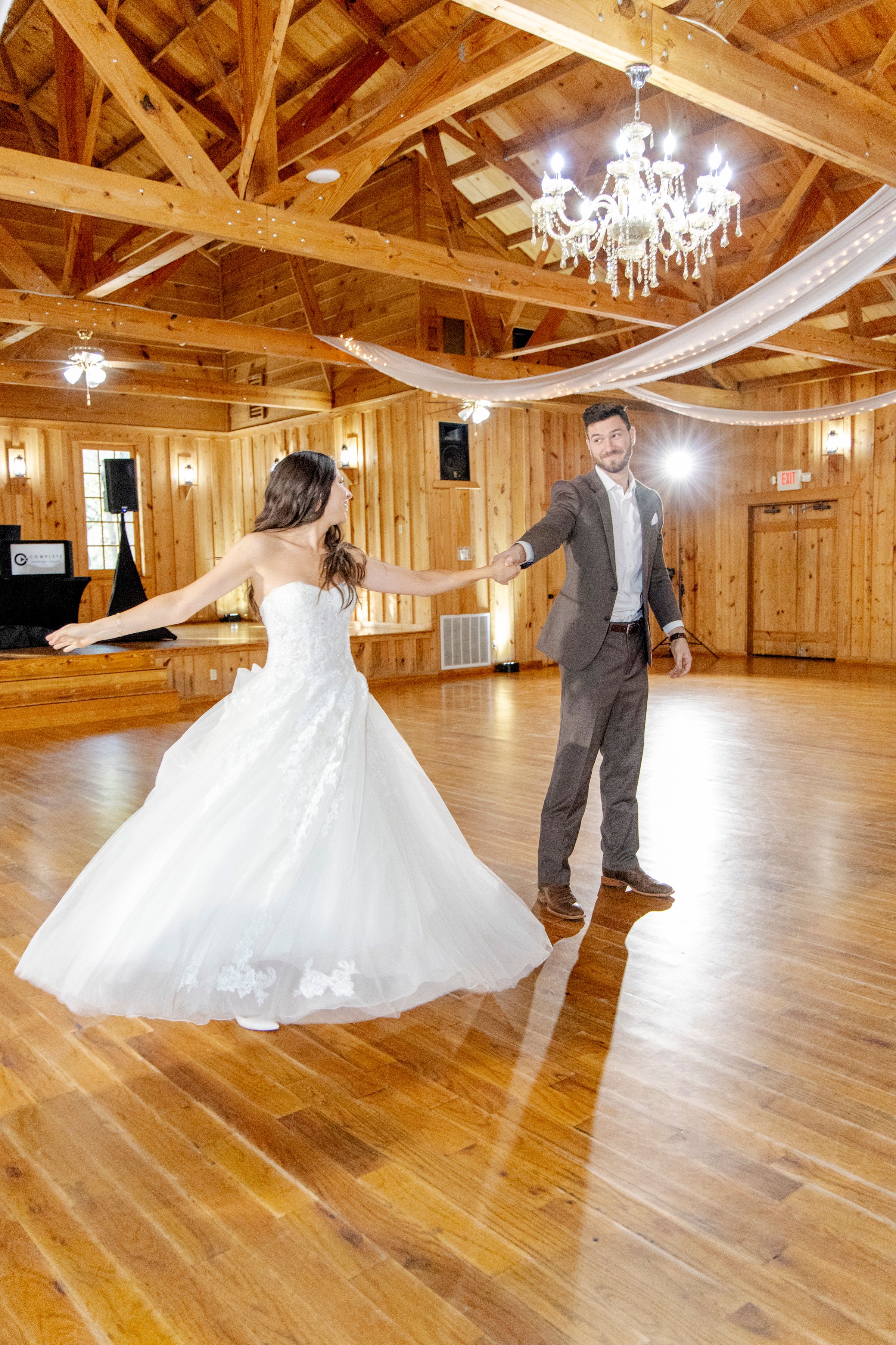 Fredericksburg vineyard wedding photography collaboration with planner