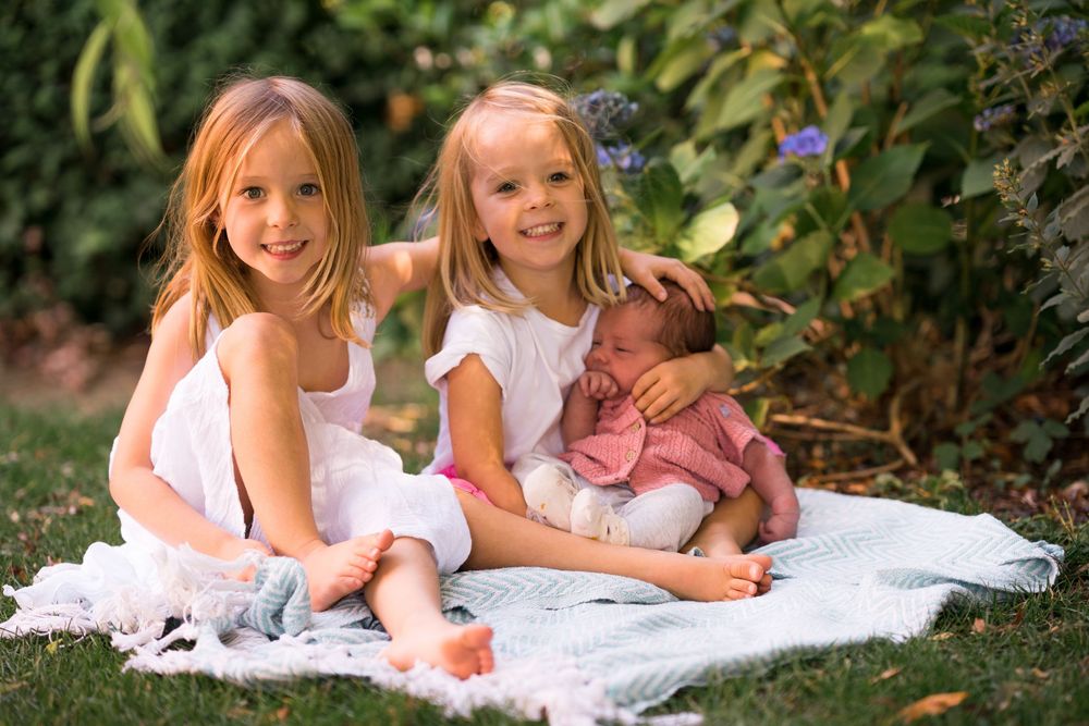 mini séance photo famille en été. Shooting par photographe de famille à Beersel, près de Linkebeek.