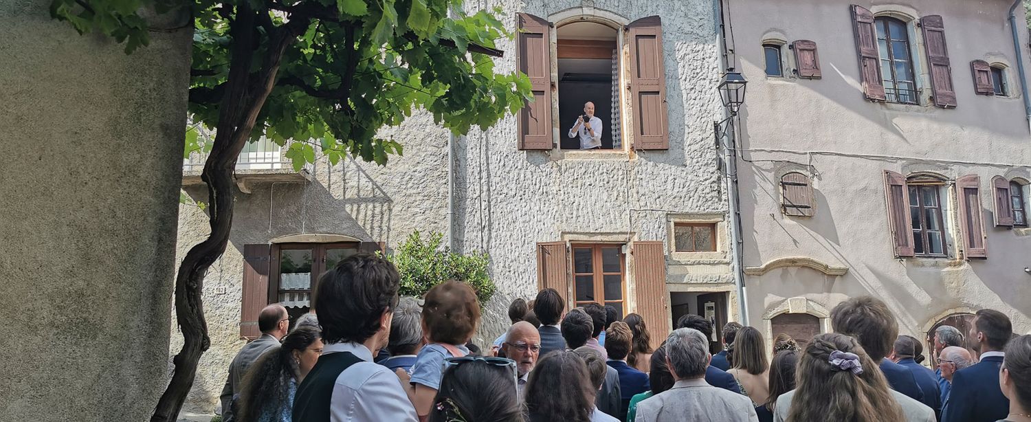 Sussex wedding photographer at destination wedding | Group wedding photo in Provence.