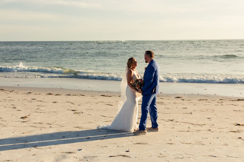 editorial style wedding photography in Tampa, St Pete, Clearwater, Naples, Sarasota, Florida during the golden hour