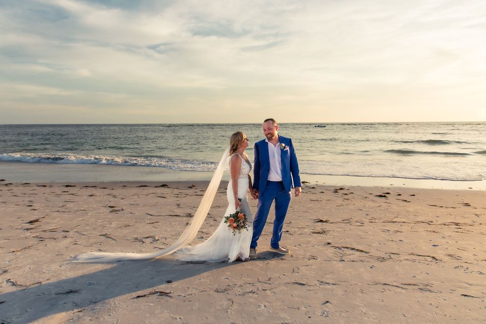 editorial style wedding photography in Tampa, St Pete, Clearwater, Naples, Sarasota, Florida during the golden hour