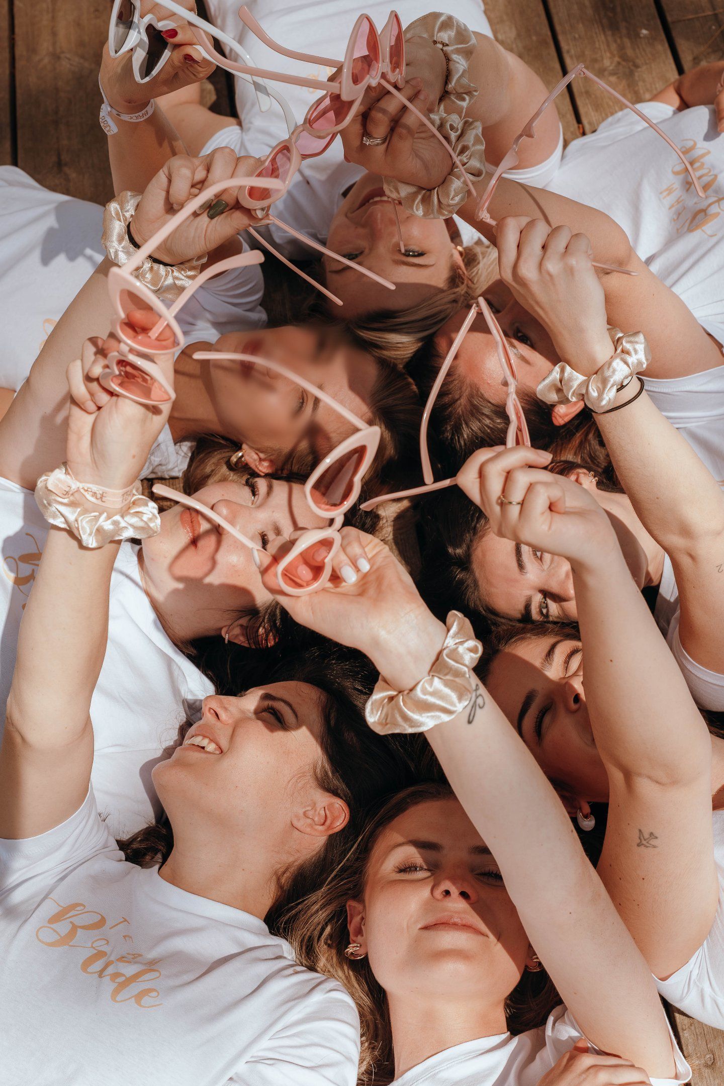 photographe EVJF, séance photo Evjf, shooting photo copines, seance photo naturelle, photographe émotion, nantes, clisson.