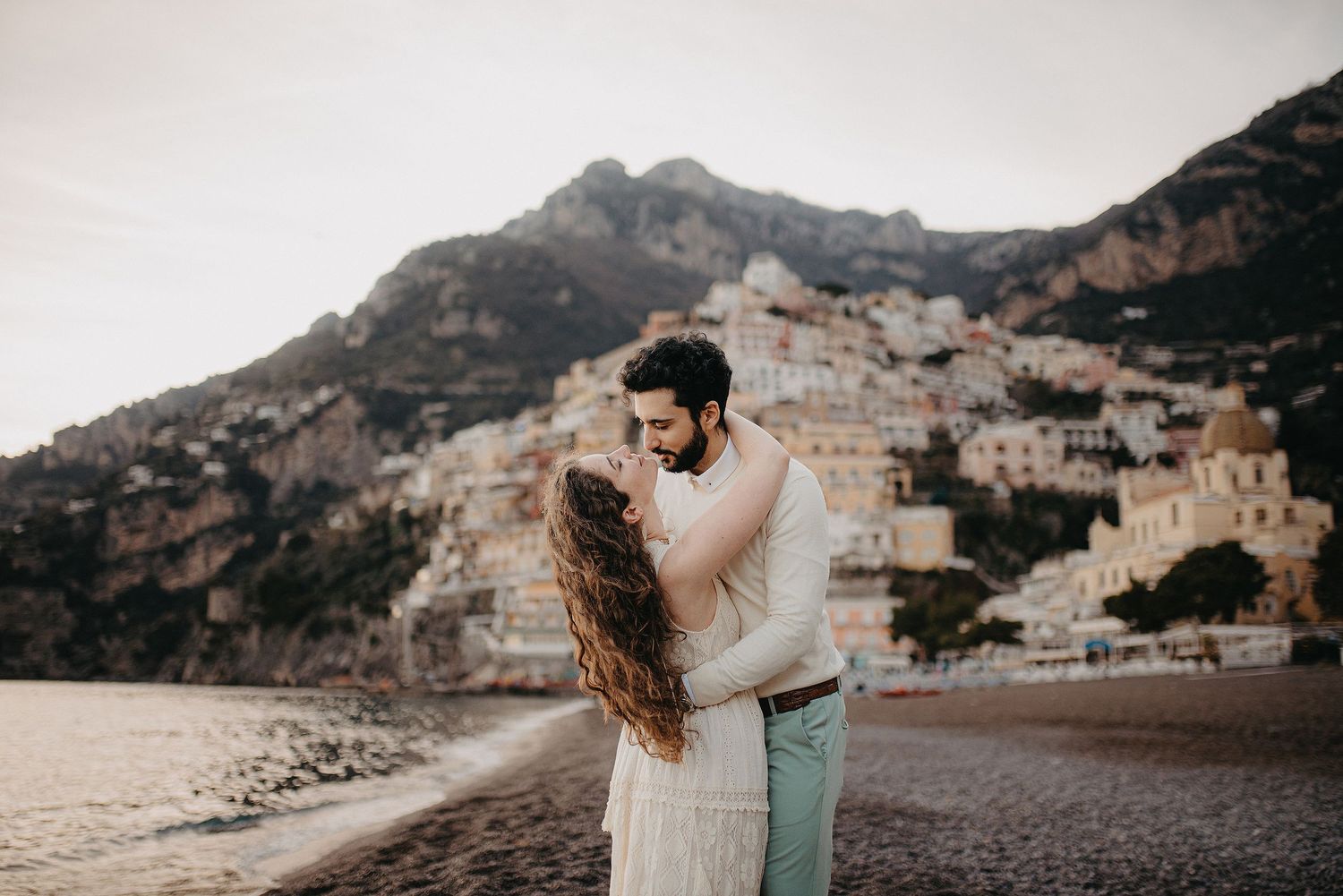 Amalfi Coast Photographer - Positano, Ravello, Amalfi, Maiori elopement, proposal, wedding creator. Book your photoshoot.