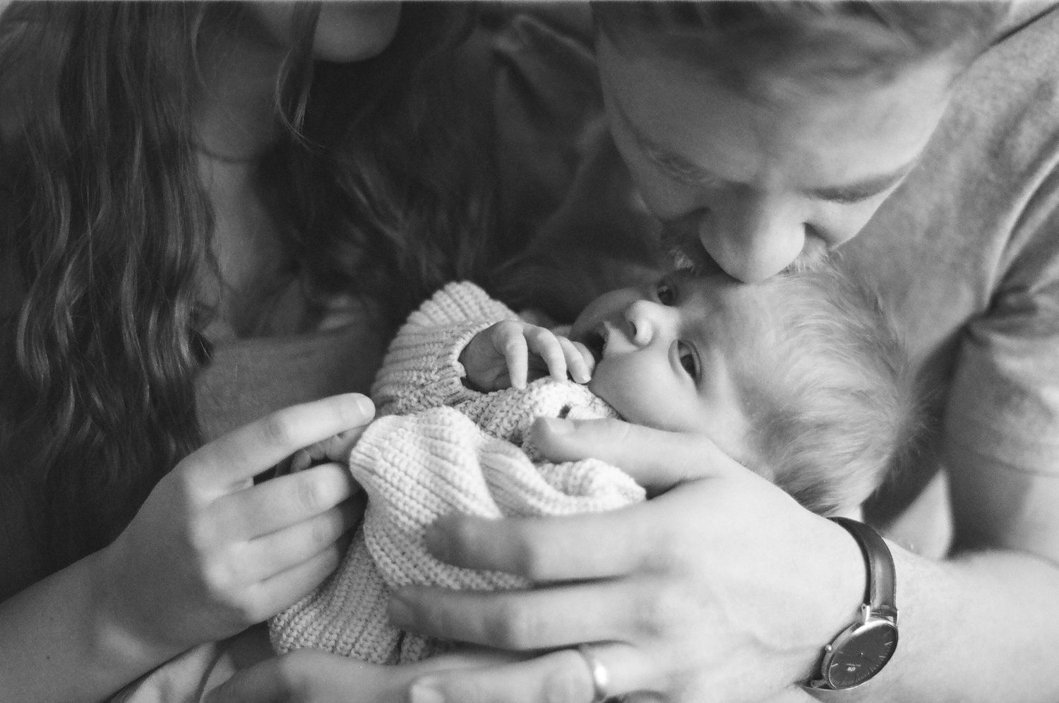 Family photographer in Saskatoon.  Newborn Photographer near me.  Lifestyle family photographer Saskatoon.