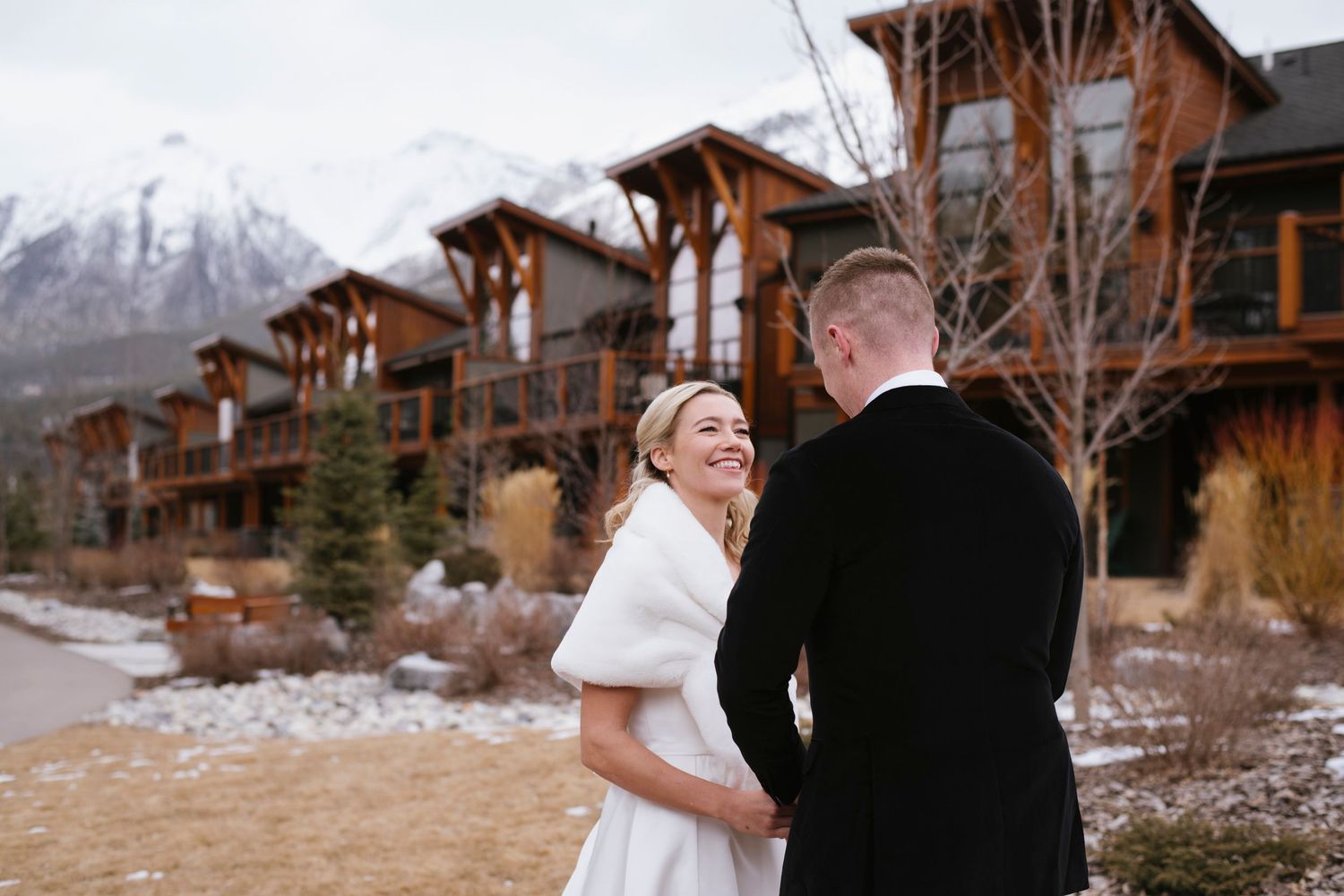 Silvertip Resort Canmore Wedding
Silvertip Resort Canmore Wedding Photographer
Engine Bridge Canmore