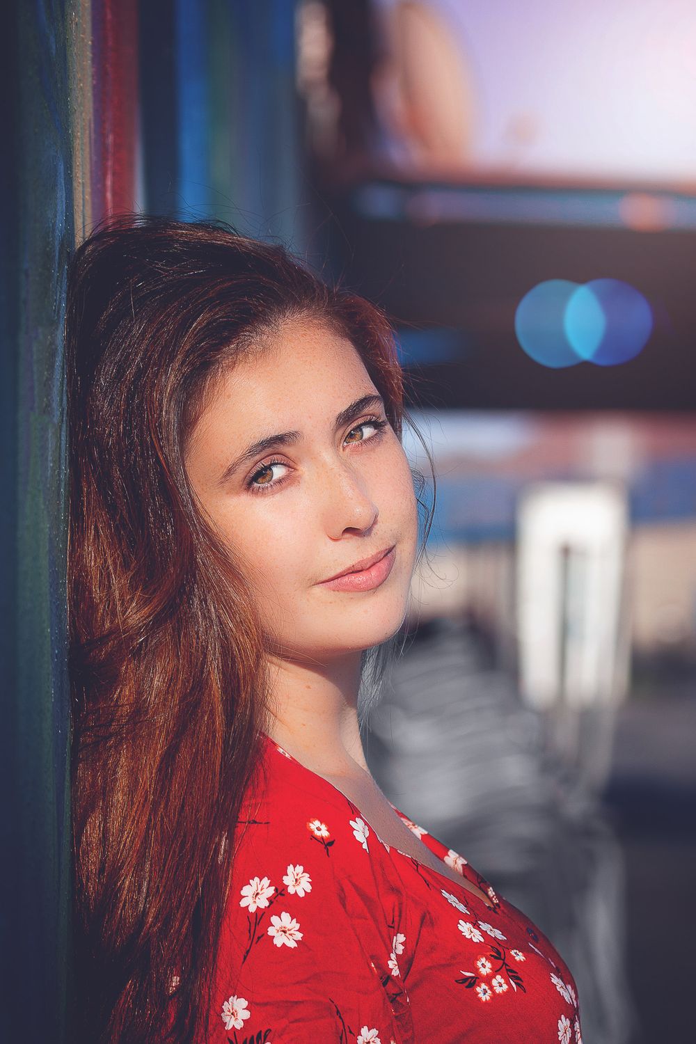 Atmospheric evening portrait with city lights - Lifestyle and branding photographer in the Canary Islands