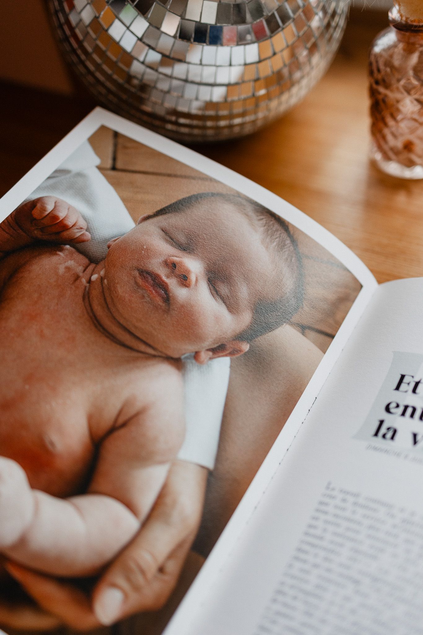 idee cadeau naissance originale avec un livre de naissance concu comme une experience a vivre