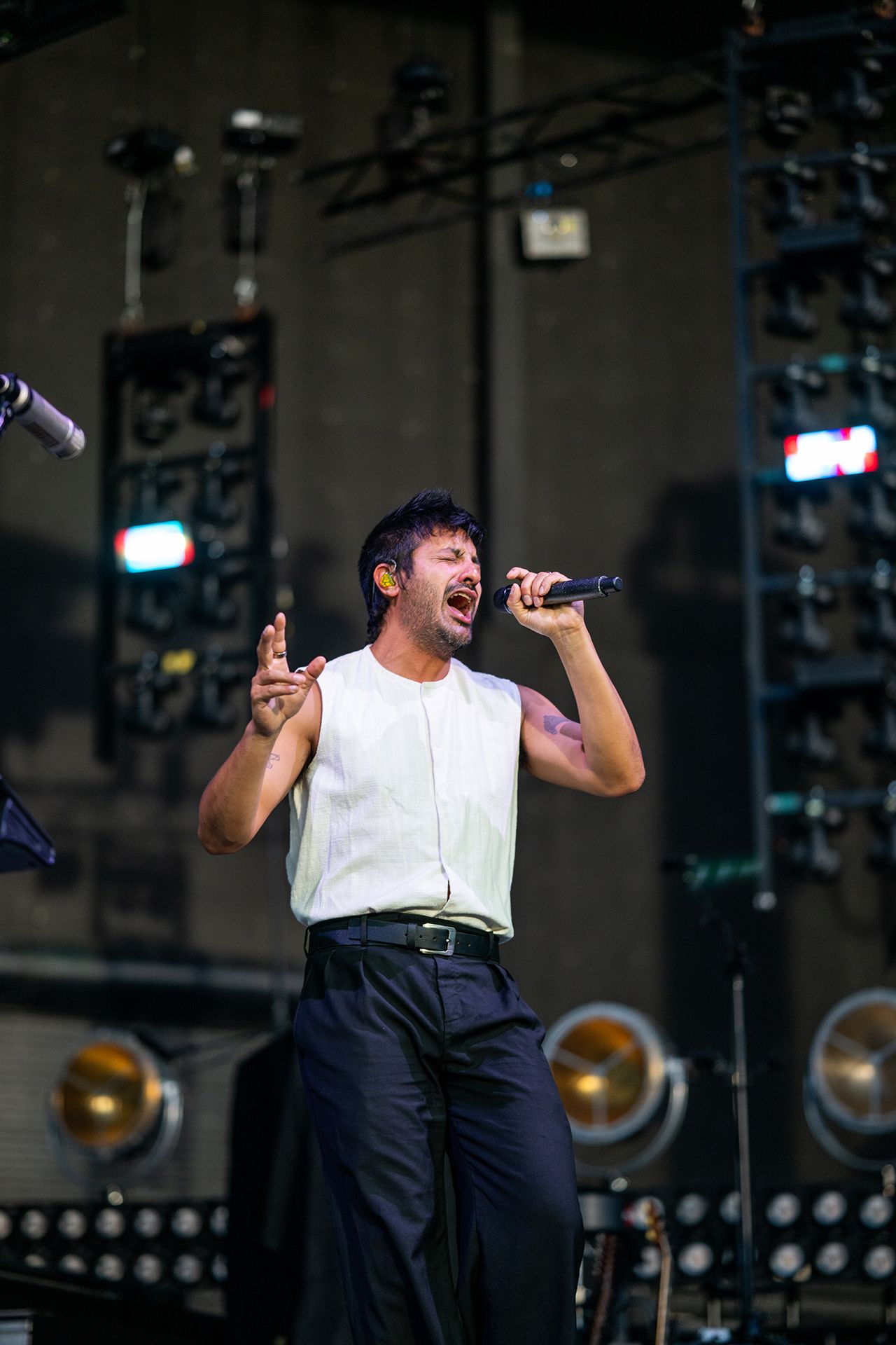 Young the Giant concert photography