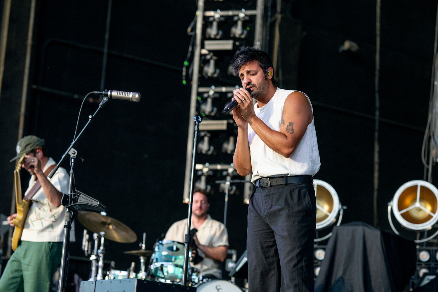 Young the Giant concert photography