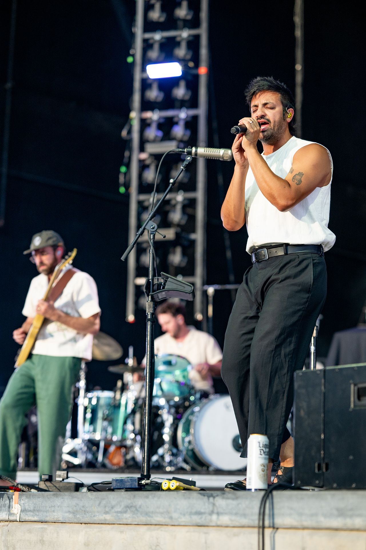 Young the Giant concert photography