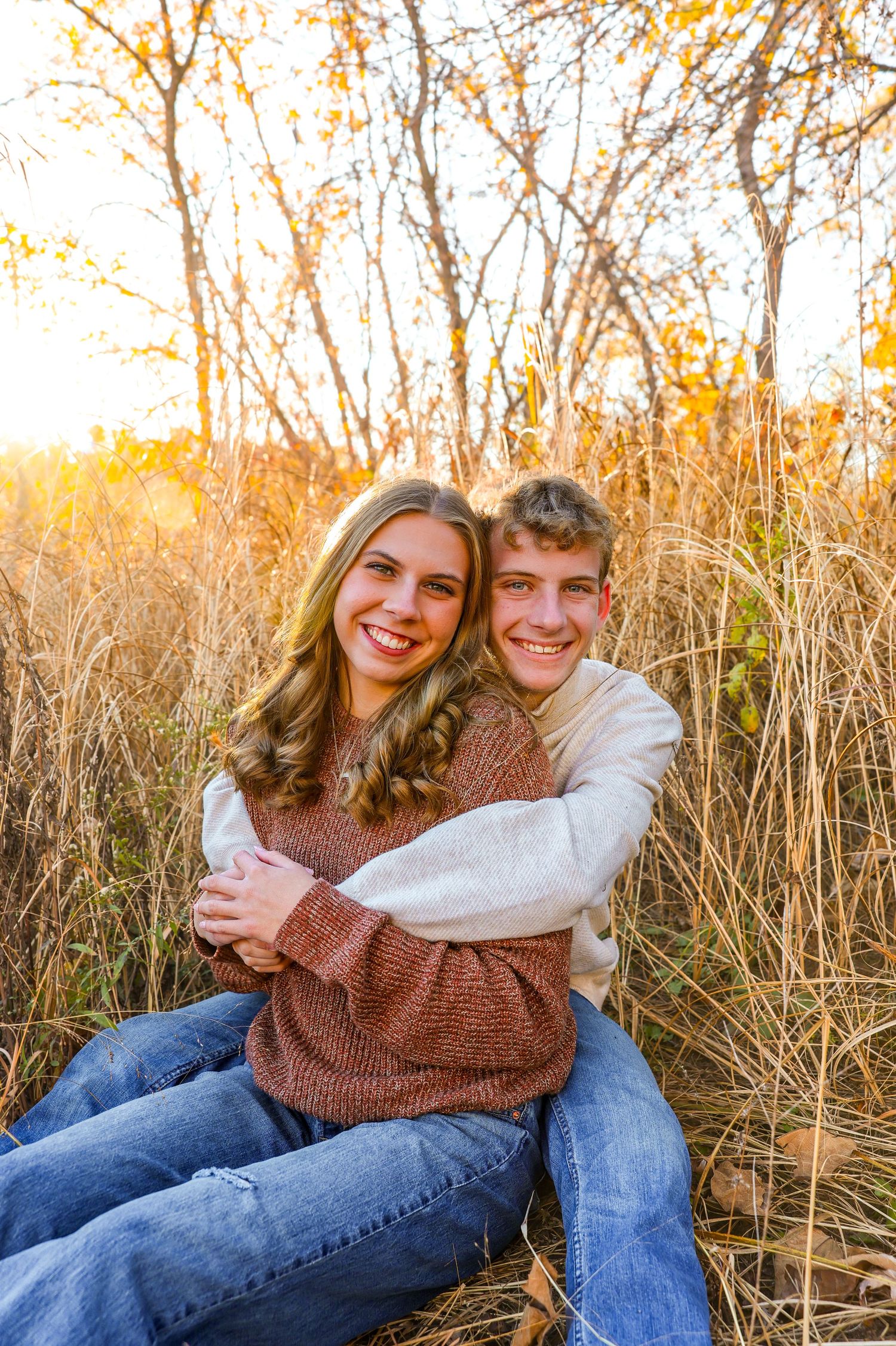 Golden hour photography for couples in Eau Claire, Wisconsin.