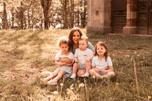 Séances photos famille, grossesse, naissance, mère enfant en aveyron  Rignac - Rodez - Villefranche de rouergue