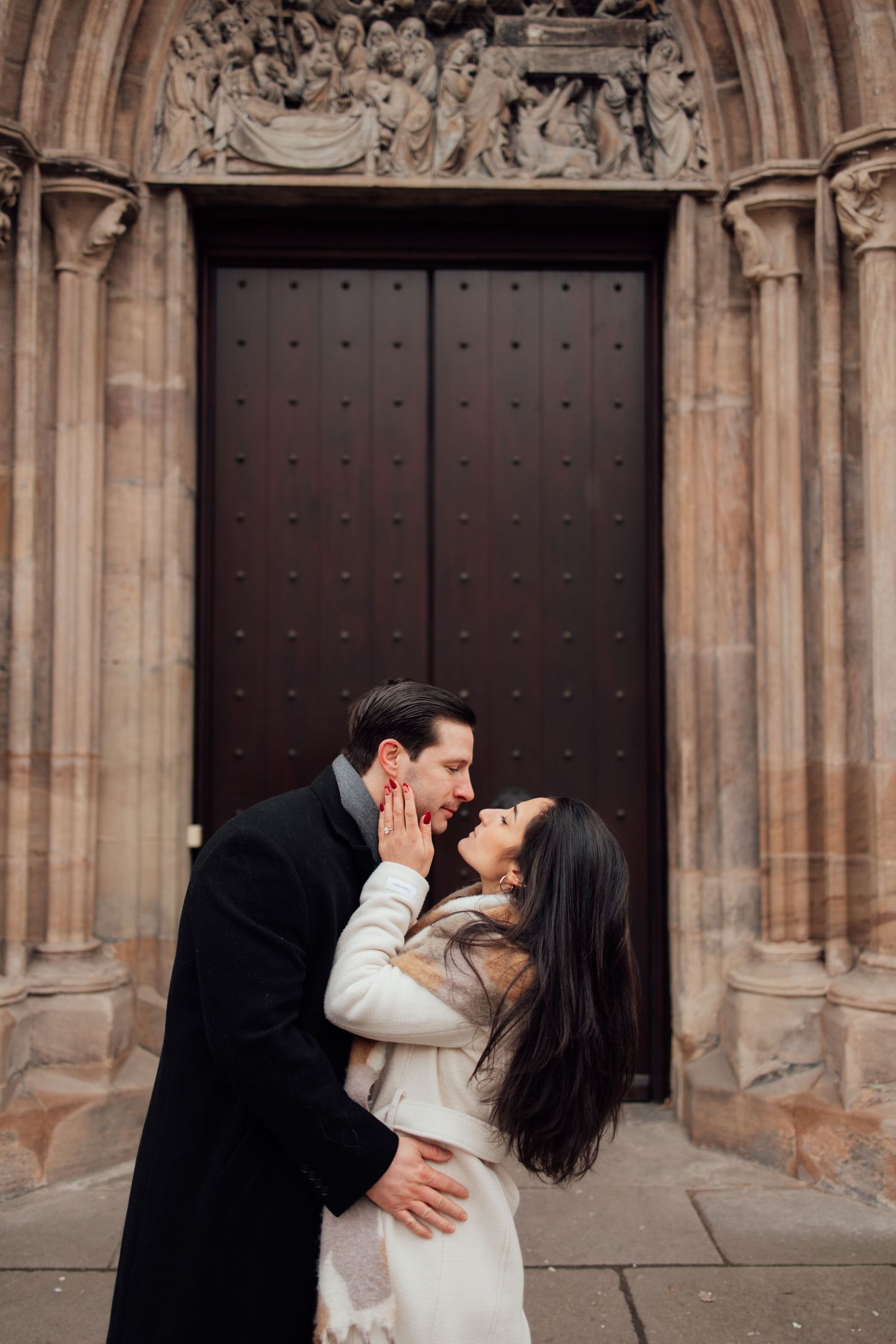 Nuremberg Altstadt Proposal, Nuremberg Engagement, Proposal Photoshoot Nuremberg, Man proposing to his fiancee, Proposal Photographer