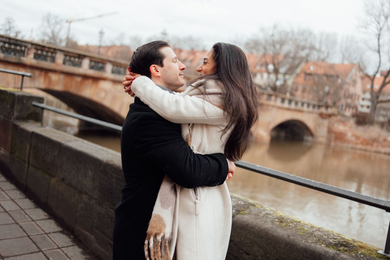 Nuremberg Altstadt Proposal, Nuremberg Engagement, Proposal Photoshoot Nuremberg, Man proposing to his fiancee, Proposal Photographer