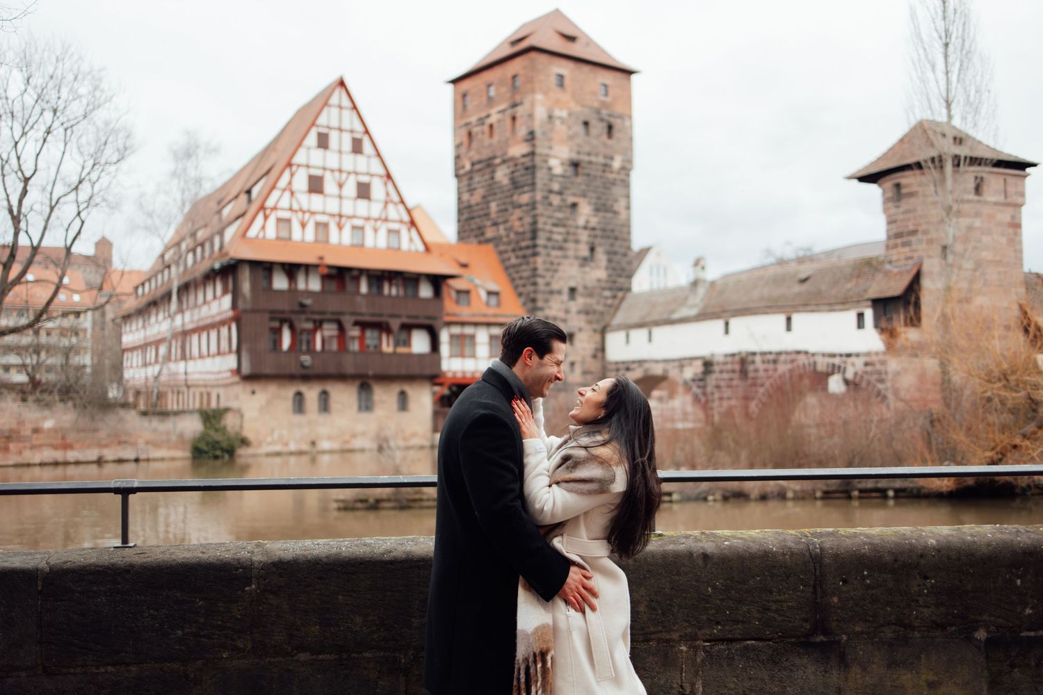 Nuremberg Altstadt Proposal, Nuremberg Engagement, Proposal Photoshoot Nuremberg, Man proposing to his fiancee, Proposal Photographer