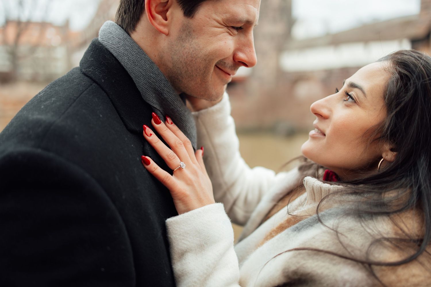 Nuremberg Altstadt Proposal, Nuremberg Engagement, Proposal Photoshoot Nuremberg, Man proposing to his fiancee, Proposal Photographer