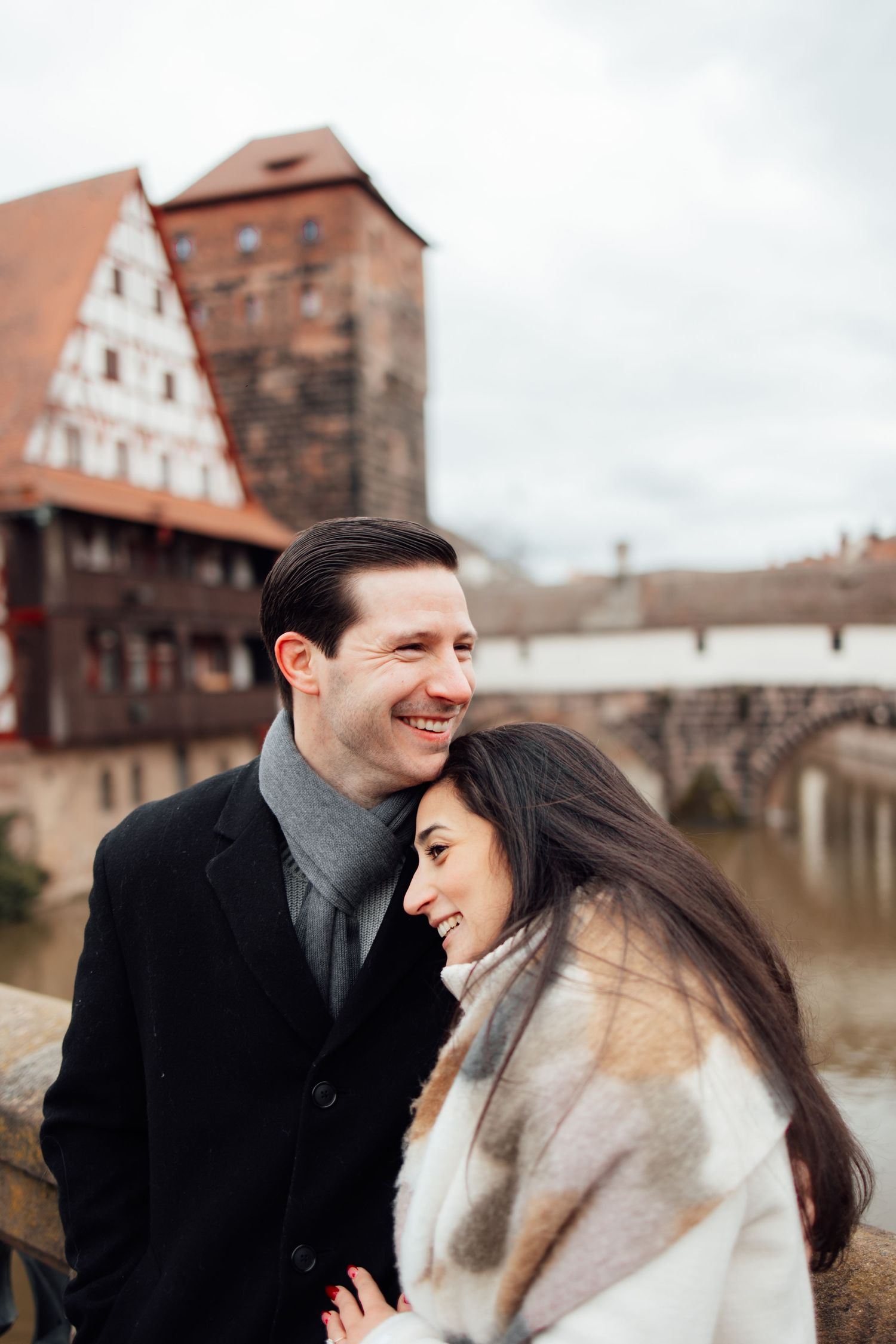Nuremberg Altstadt Proposal, Nuremberg Engagement, Proposal Photoshoot Nuremberg, Man proposing to his fiancee, Proposal Photographer