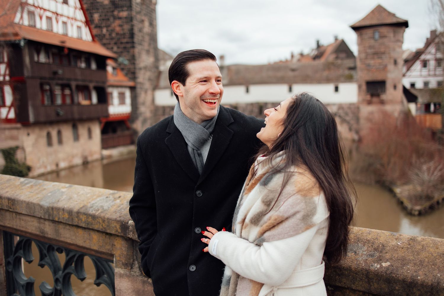 Nuremberg Altstadt Proposal, Nuremberg Engagement, Proposal Photoshoot Nuremberg, Man proposing to his fiancee, Proposal Photographer