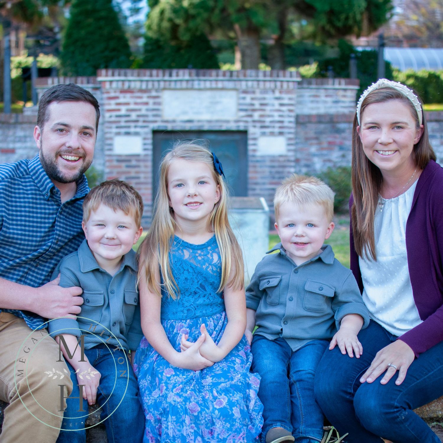 image of family sitting pose photo
