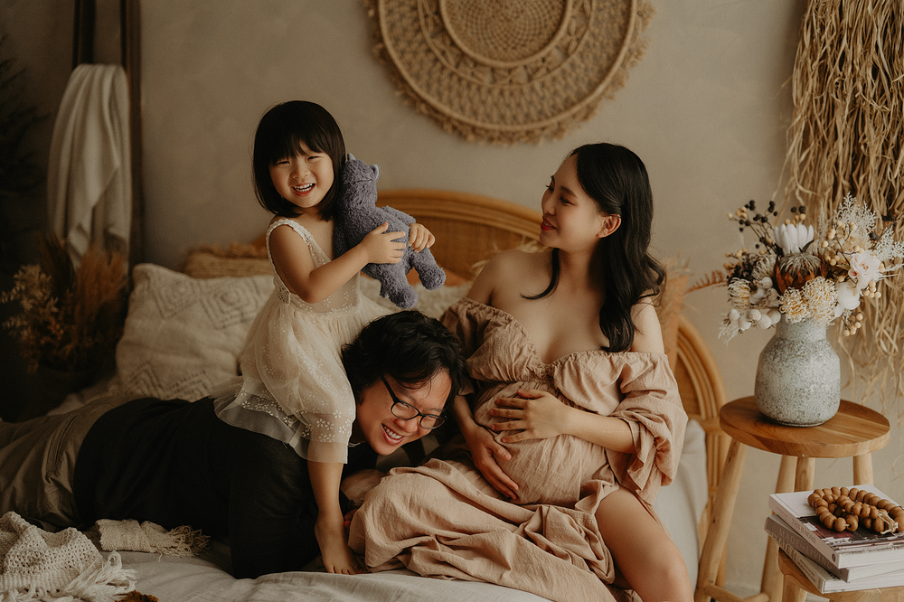 Based in Singapore. Timeless, heartfelt photography for maternity, newborn, babies, parenthood, families, and life’s beautiful moments.