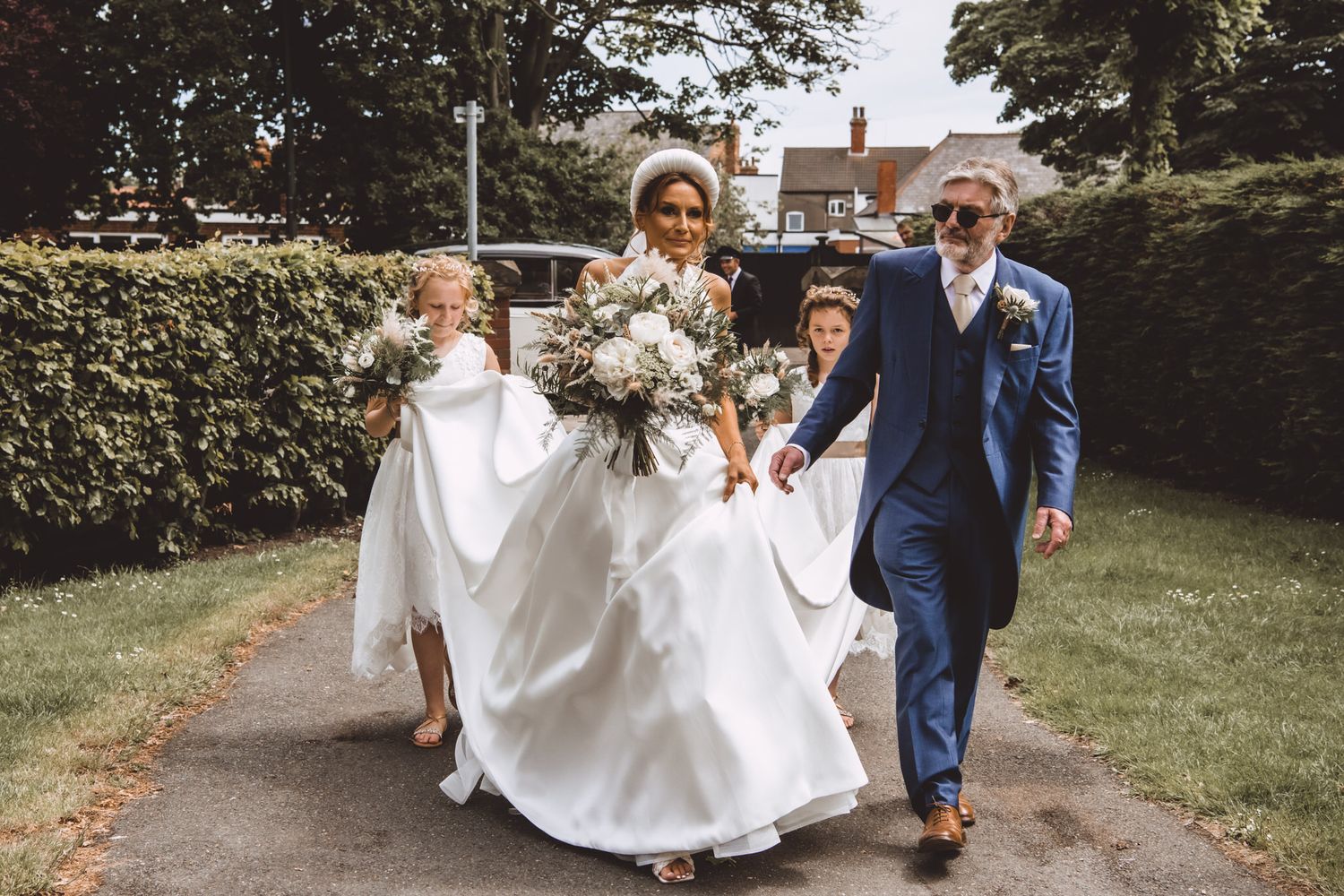 candid romantic atmospheric wedding photography by Rose and Rainbow Photography