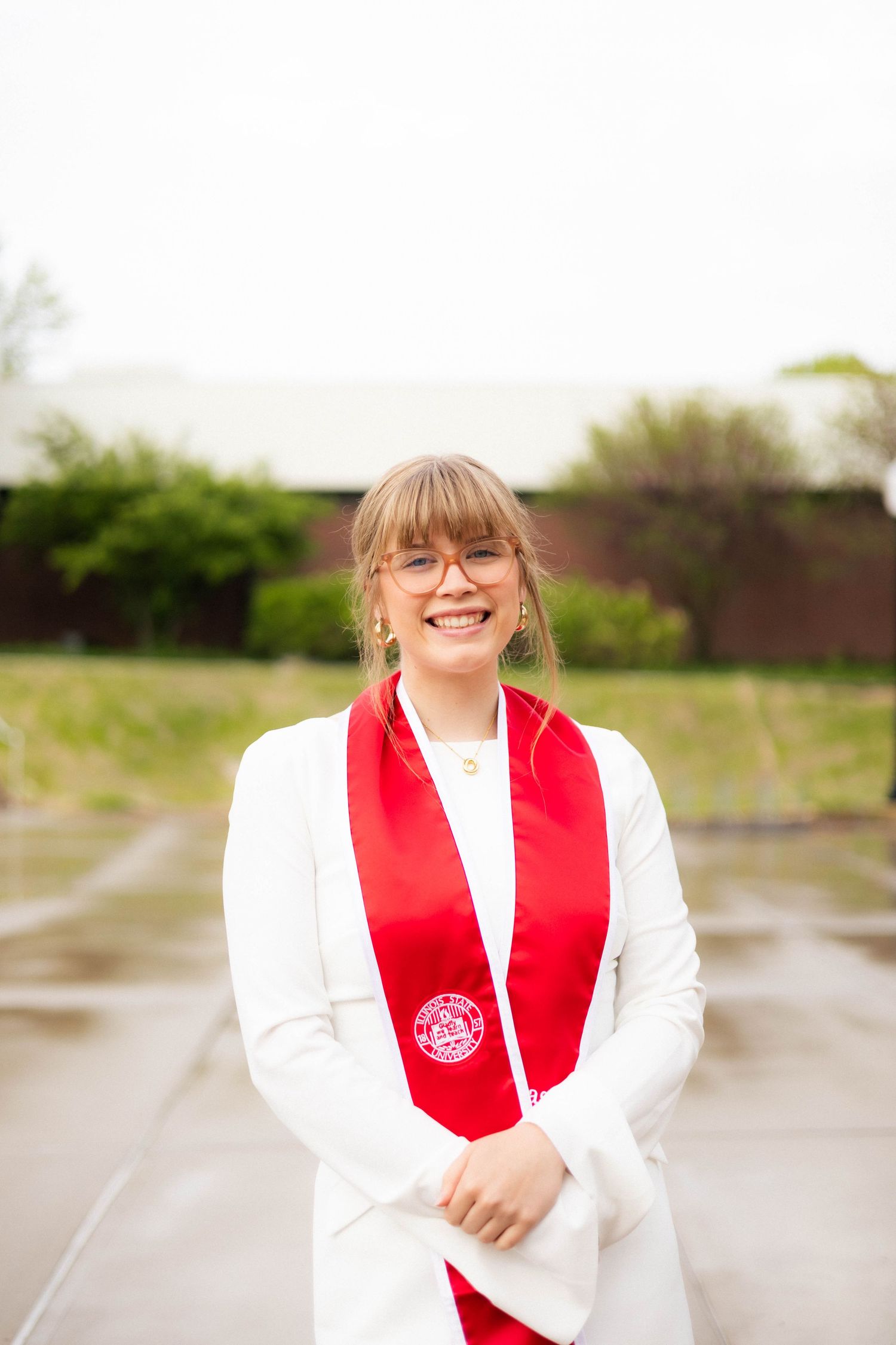 Spring outdoor college graduation photos at Illinois State University in Normal, Illinois