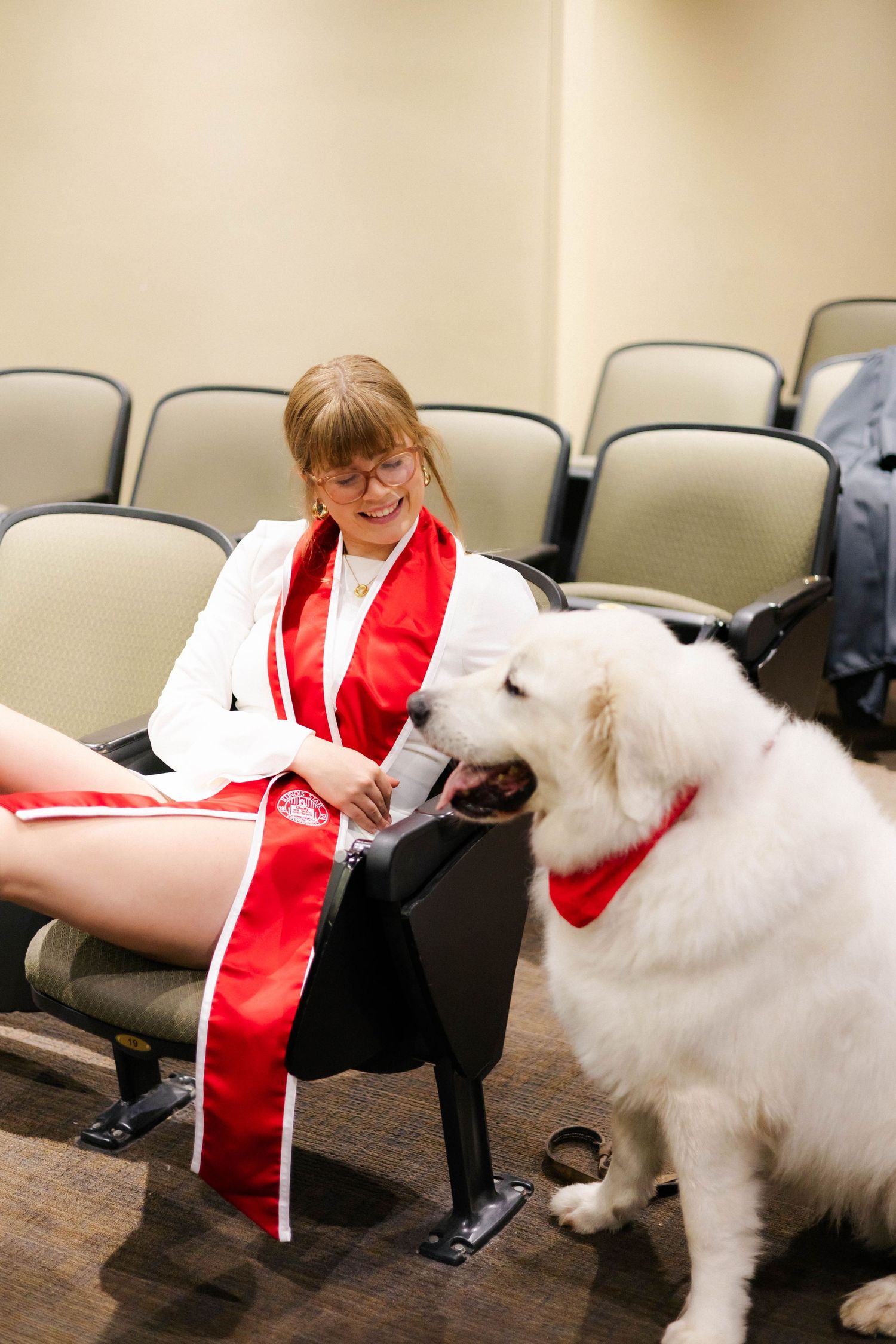 Spring outdoor college graduation photos at Illinois State University in Normal, Illinois