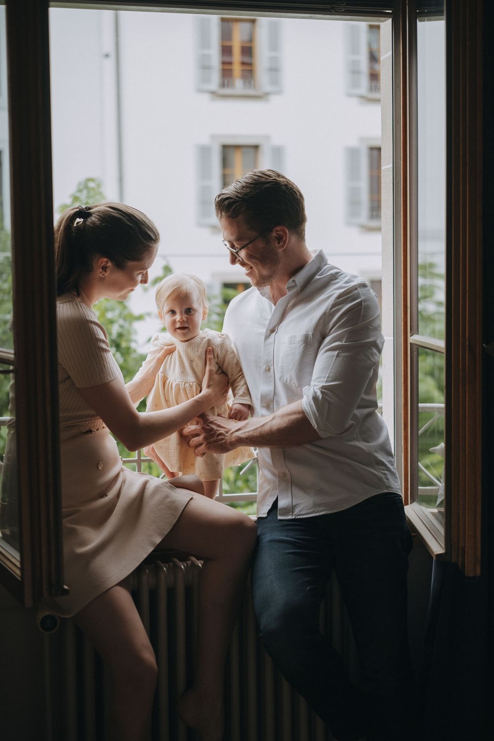 Photographe fribourg authentique naturel emotion maternité grossesse mariage grain vintage lumière noir et blanc portraits mini session