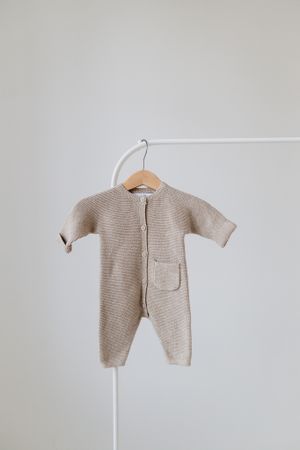 Beige haalariasu – Pehmeä ja mukava newborn-kuvauksiin | Lempi Visuals