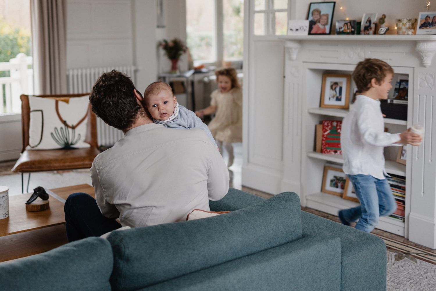 Photographe famille Lille : capturer la vie telle qu'elle est et la personnalite de vos enfants dans des images douces joyeuses et colorees