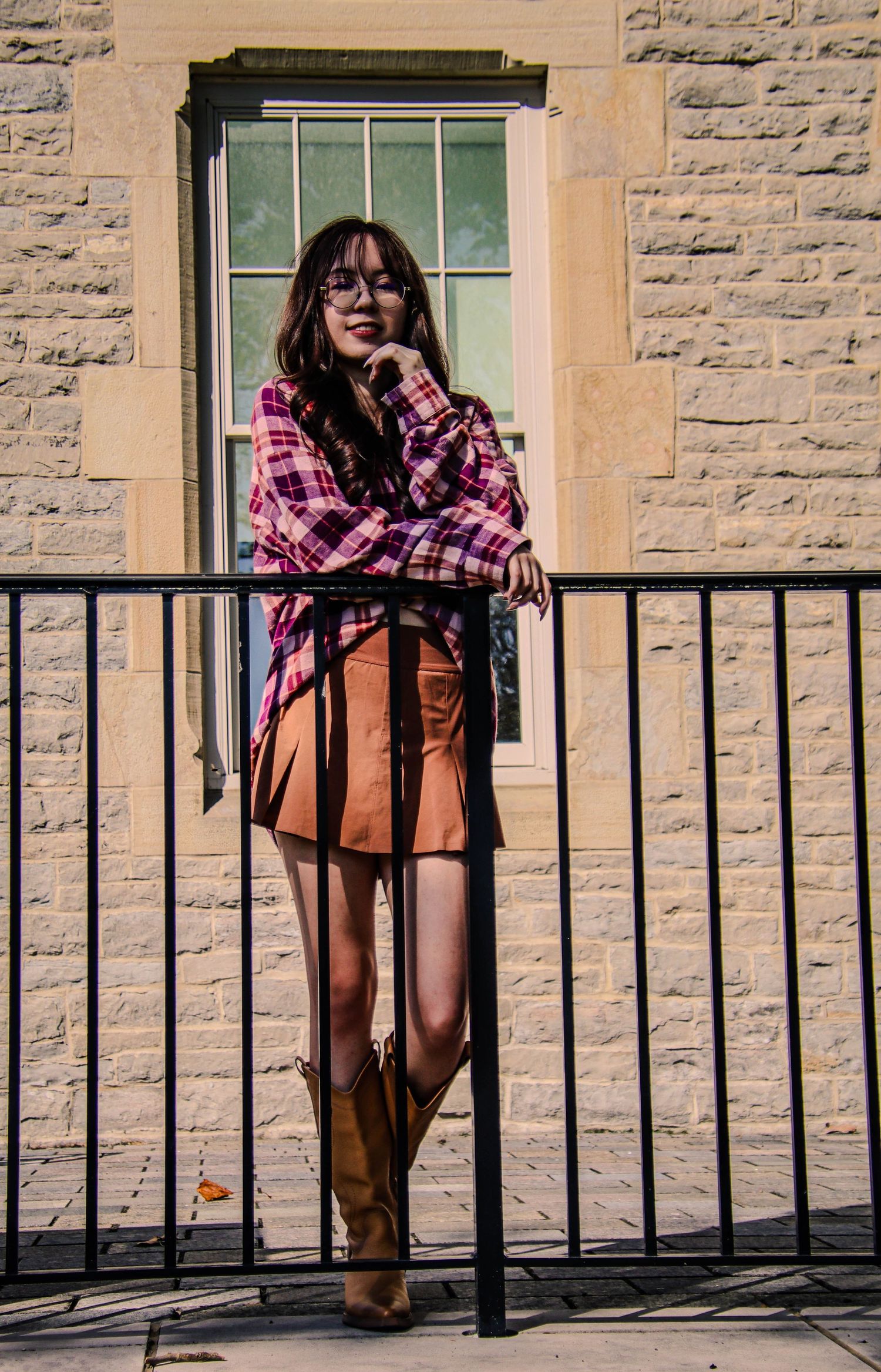 GIRL POSING