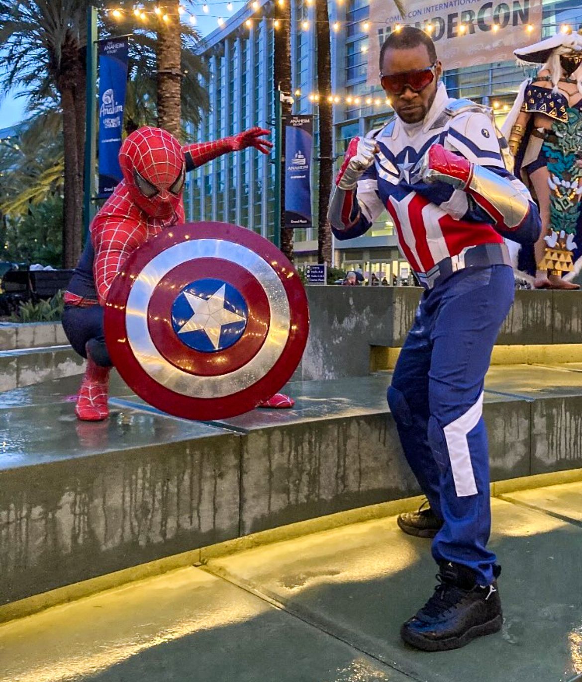 Wondercon - Spiderman cosplay & Captain America