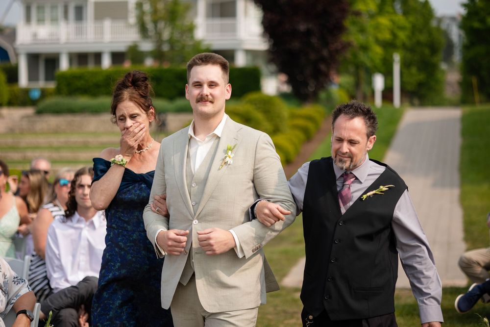Groom and his parents