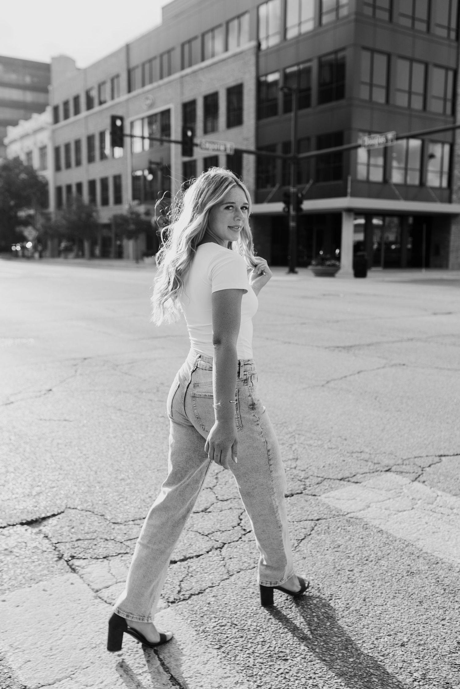 Senior pictures in downtown Wichita Kansas by Photographer Jessica Nadine Photography