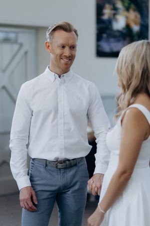 Cotswolds wedding elopement ceremony at Stroud Register Office.