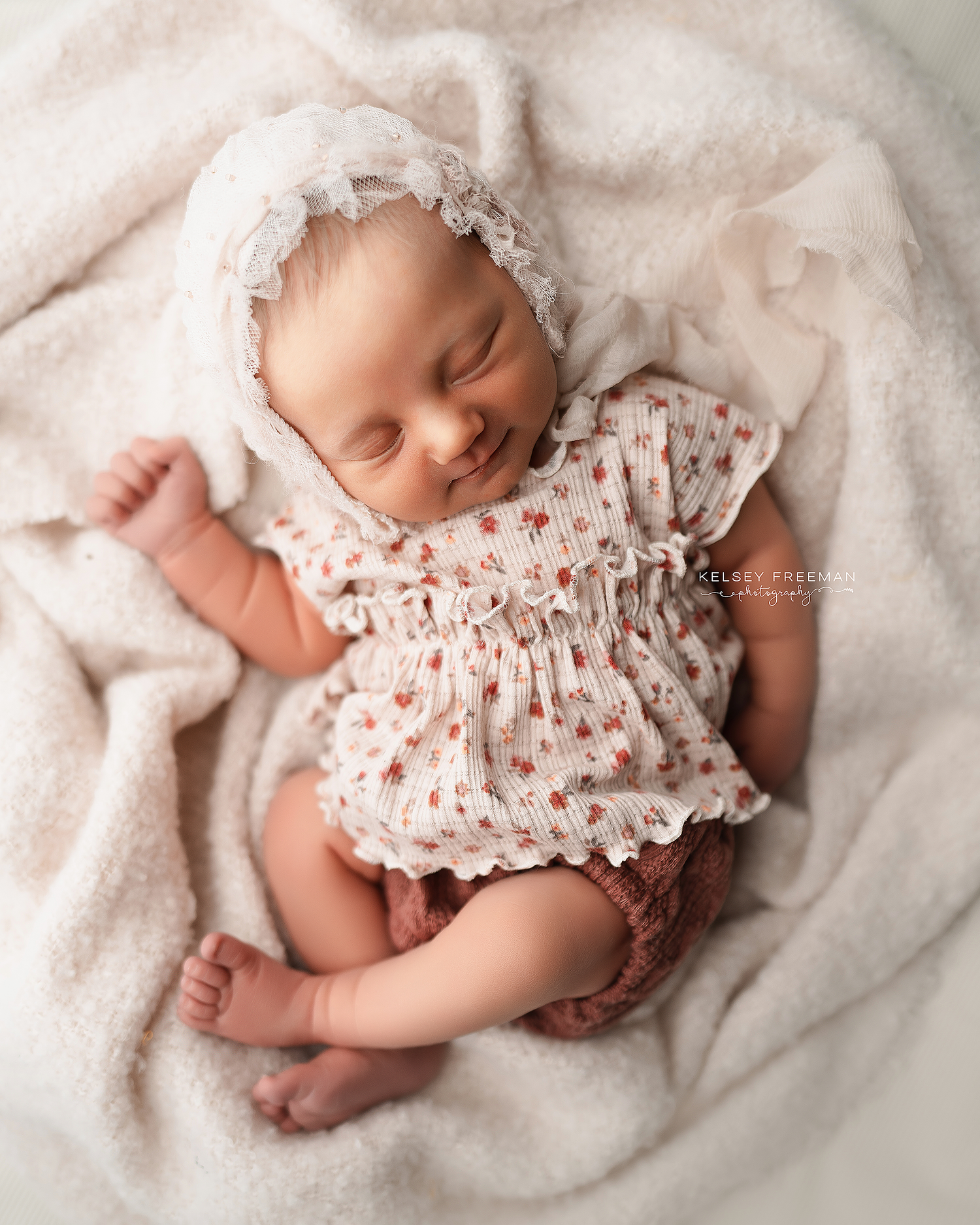 Newborn photography studio located in between Atlanta, Georgia and Birmingham, Alabama with full service photo studio.