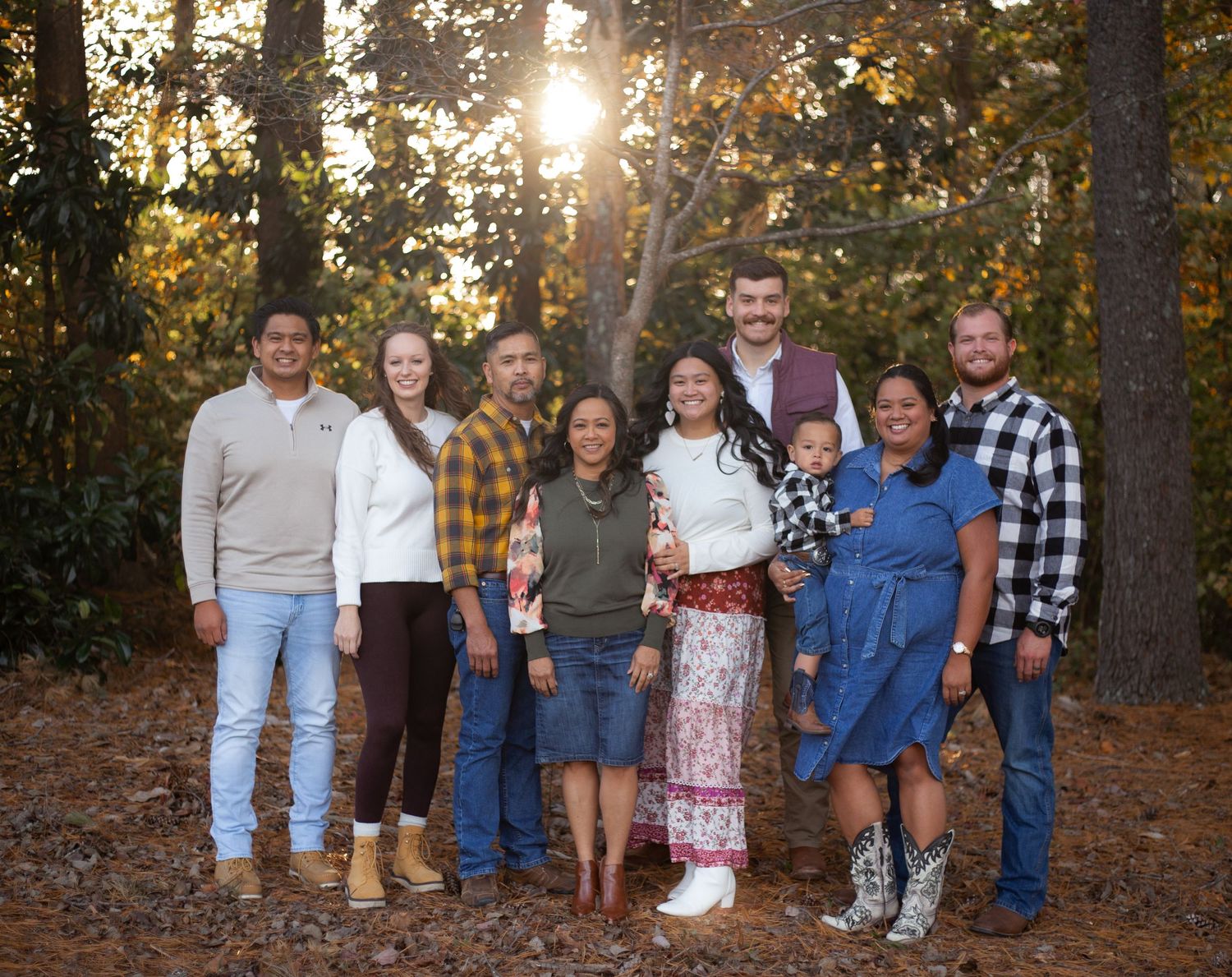 Affordable Charlotte family photographer |
Professional lifestyle family portraits |
Outdoor family photography |
Natural family photos |