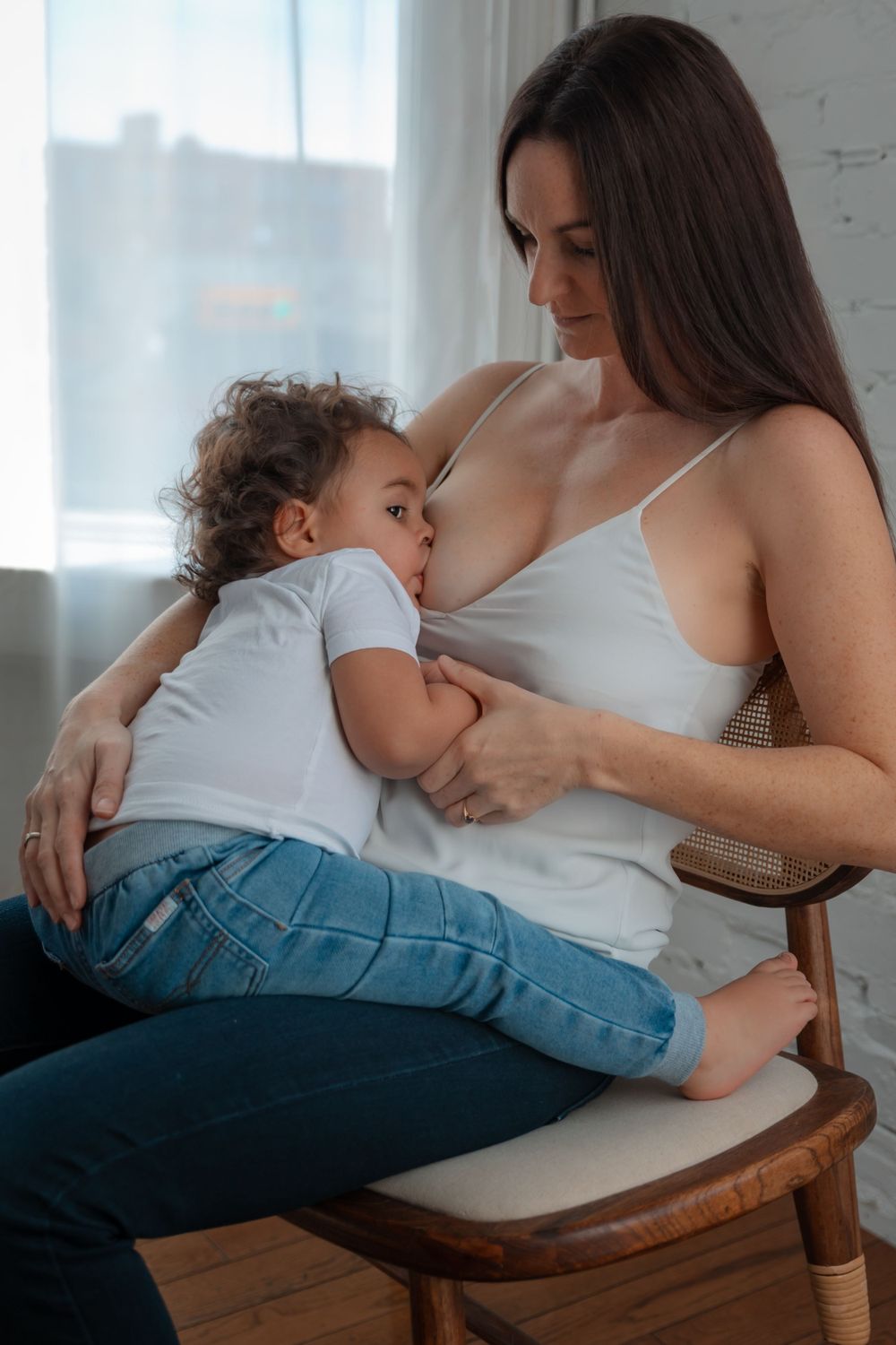 Alberta.Calgary.Edmonton Wedding Photographer JRoyale Photography family session in-home session breastfeeding session