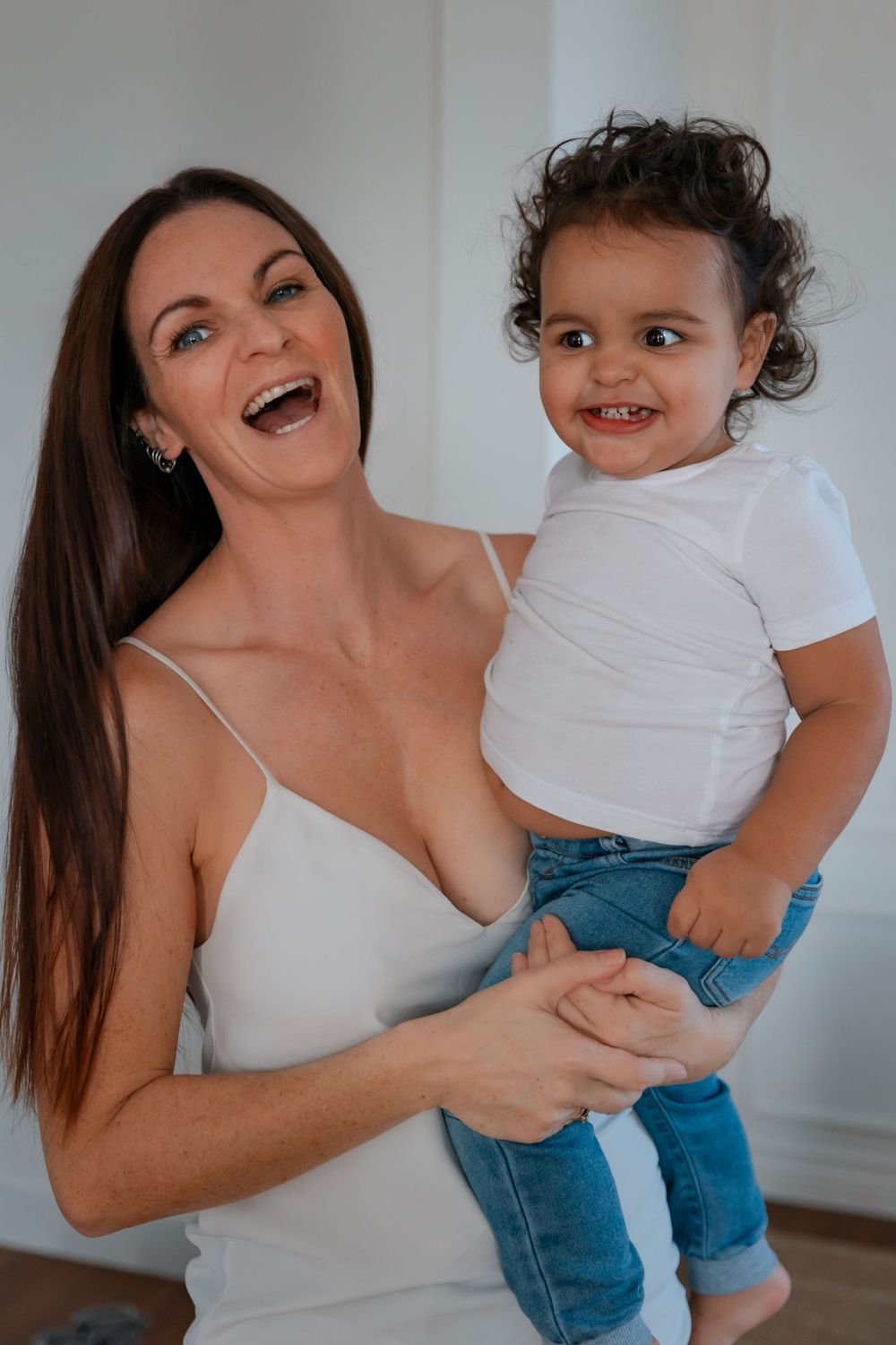 Alberta.Calgary.Edmonton Wedding Photographer JRoyale Photography family session in-home session breastfeeding session