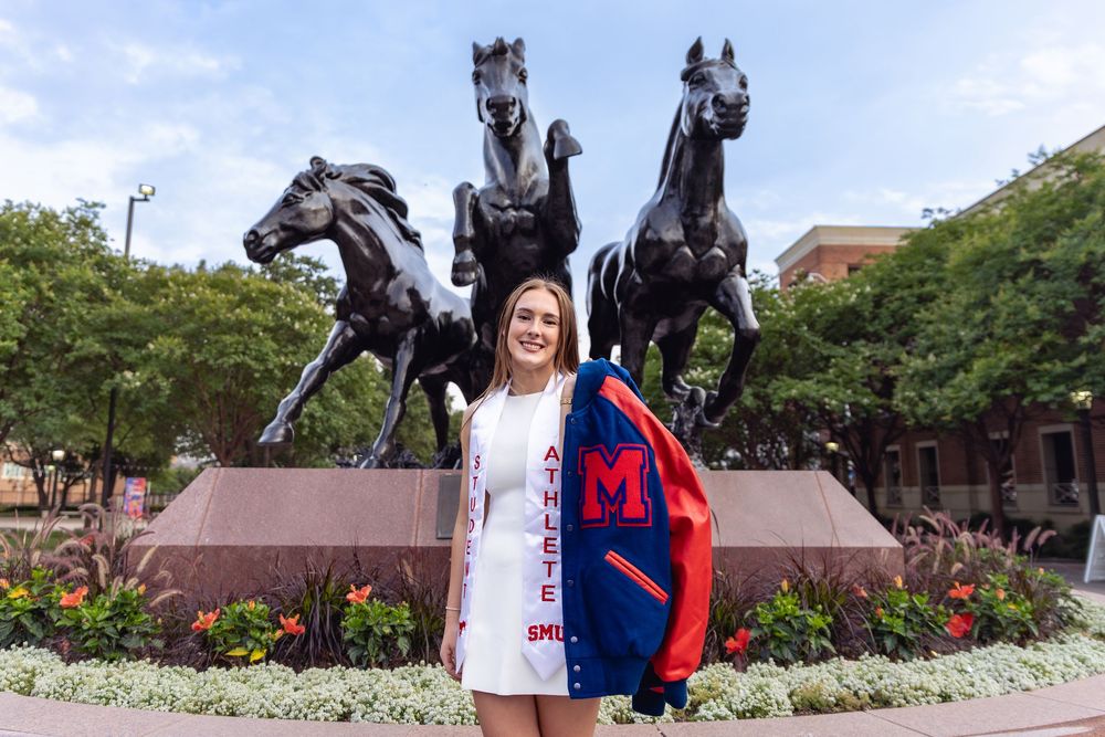 Dallas Fort Worth Senior Graduation Photographer