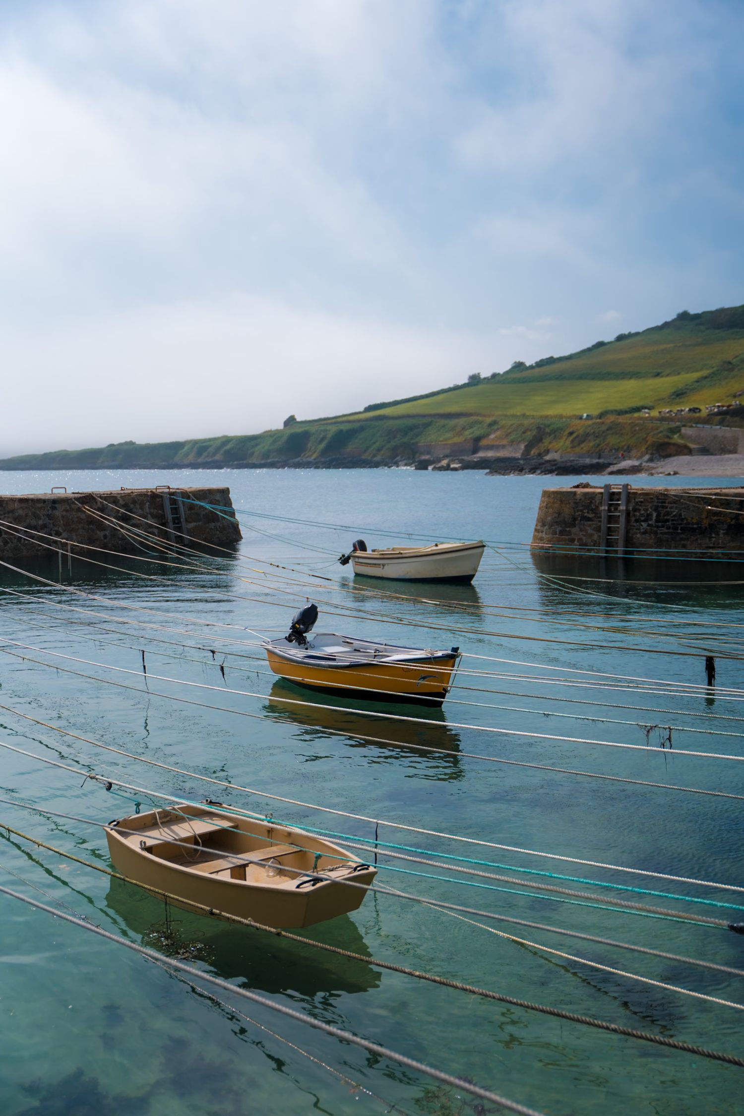 Bateaux du port Racine à la Hague dans le département de la Manche en Normandie - Cotentin.