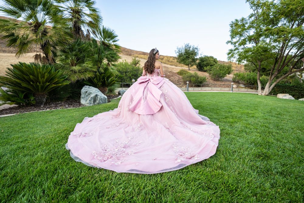 quinceañera photography, photographer in Westlake Village, Agoura, Thousand Oaks, Oak Park in Ventura County CA