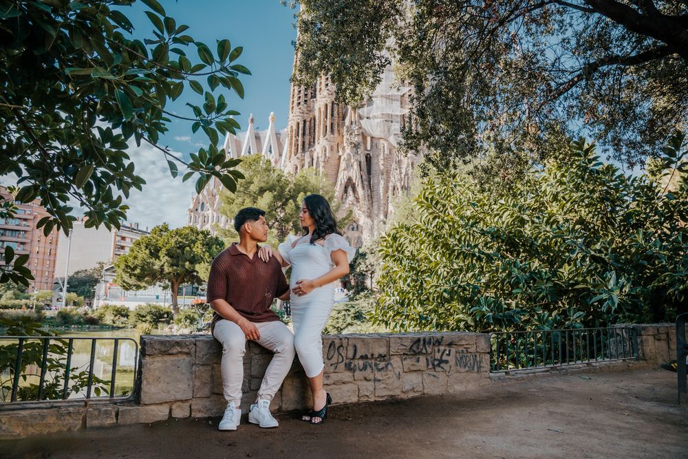 Tender moment during Sagrada maternity session