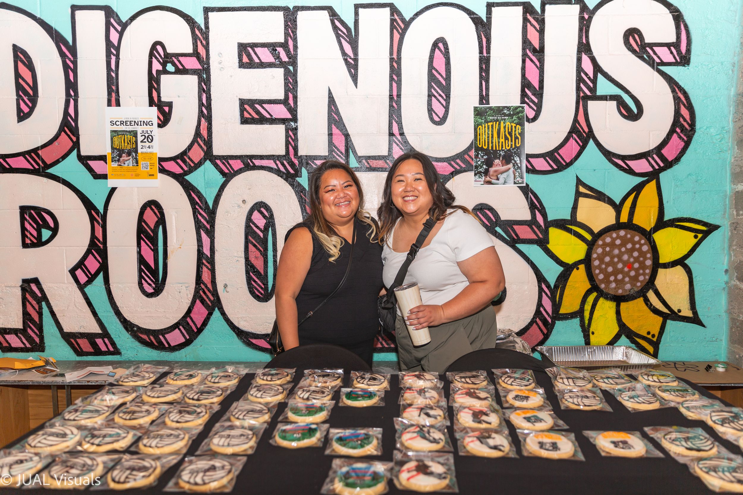 #SaintPaulphotographer
#eventphotographer
#eventphotography
#rootscafe
#hmongscreeningevent
#sportscreeningevent
#hmongartscreeningevent