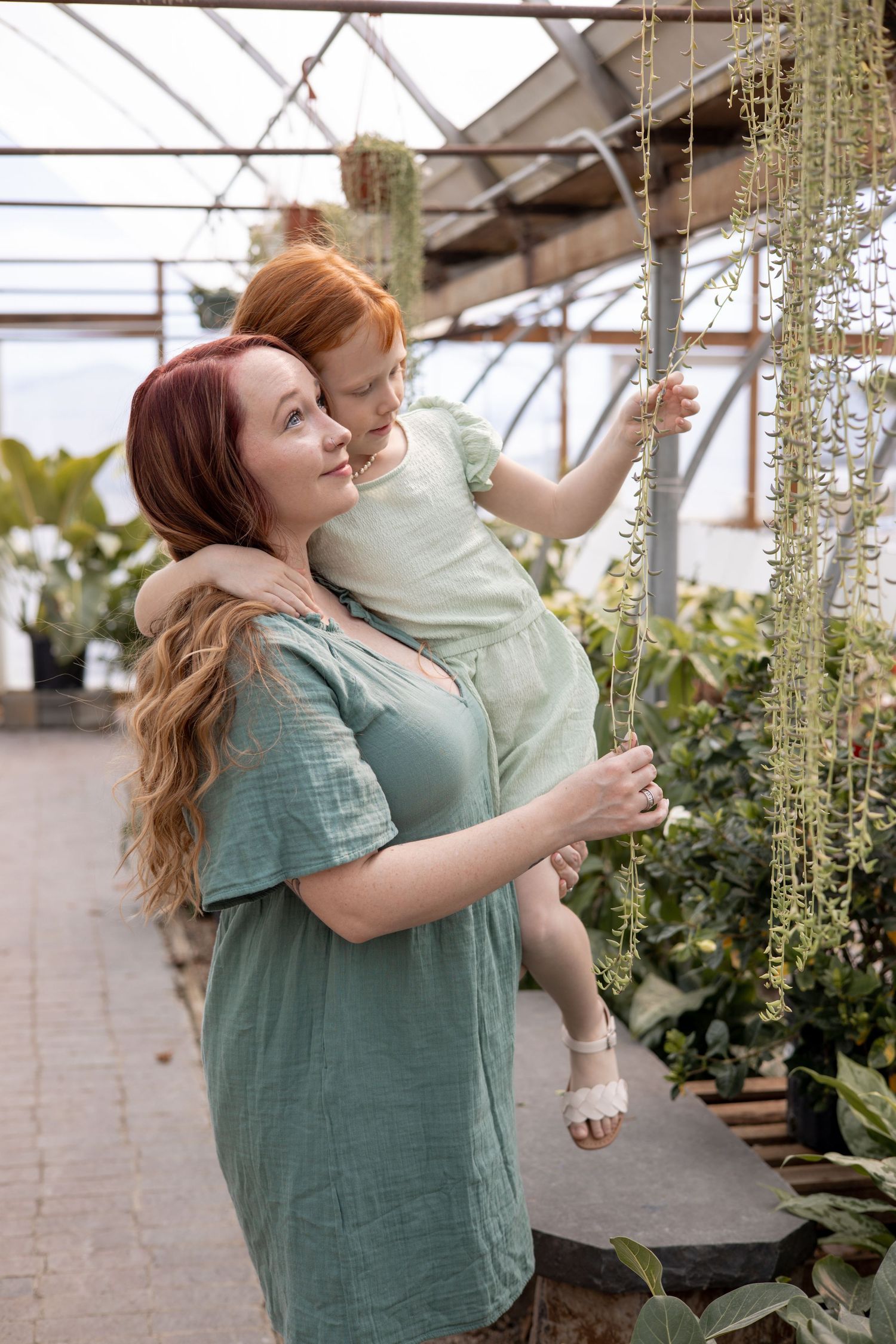 Waynesboro, Virginia lifestyle photographer capturing outdoor family portraits. Cherish authentic moments and freeze memories.