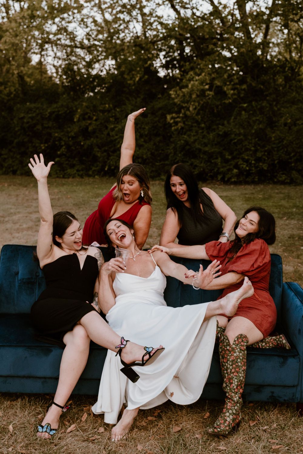 Wedding Photography Hamilton Ohio summer backyard wedding portraits by Vicci Photo Dayton Ohio Photographer Victoria Wooton