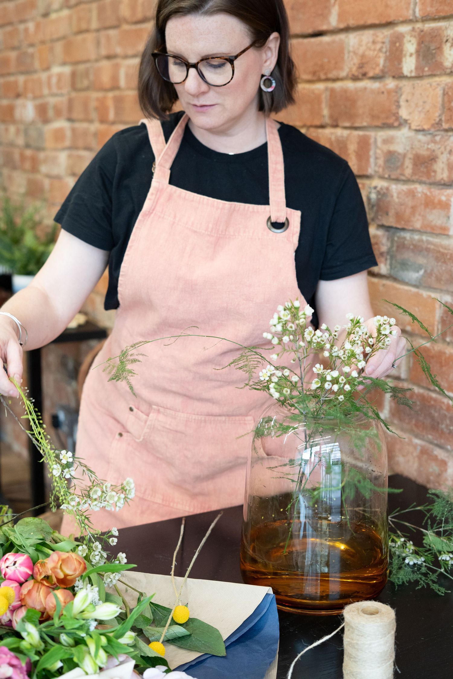 Bring people together with a beautiful floristry workshop. The BLOOM Sessions are creative floral experiences for teams, clients, parties an